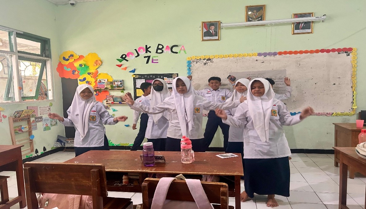Tak Kenal Lelah! Siswa Kelas VII MTsN 9 Bantul Genjot Latihan Senam Irama di Hari Ketiga Kokurikuler